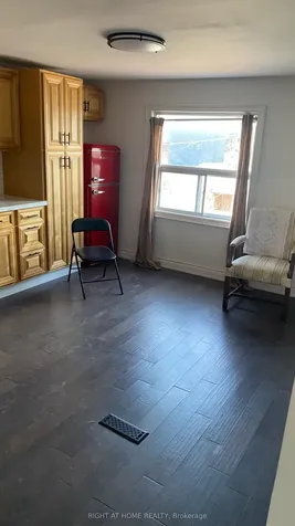 181 Cedric Avenue Toronto ON M6C 3X7