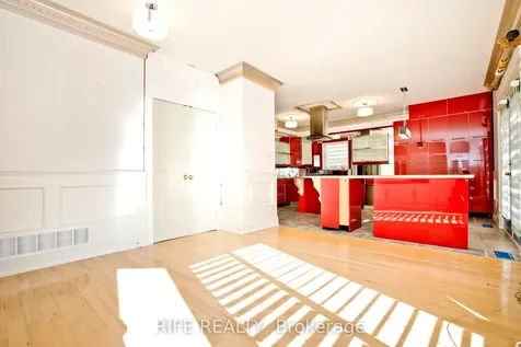 573 Old Orchard Grove Toronto ON M5M 2H2