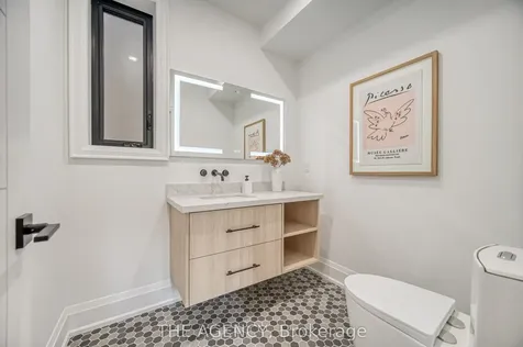 16 Duncannon Drive Toronto ON M5P 2M1