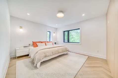 16 Duncannon Drive Toronto ON M5P 2M1