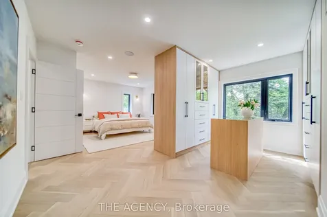 16 Duncannon Drive Toronto ON M5P 2M1