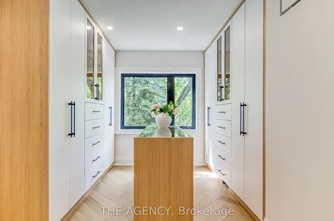 16 Duncannon Drive Toronto ON M5P 2M1