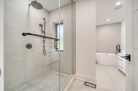 16 Duncannon Drive Toronto ON M5P 2M1