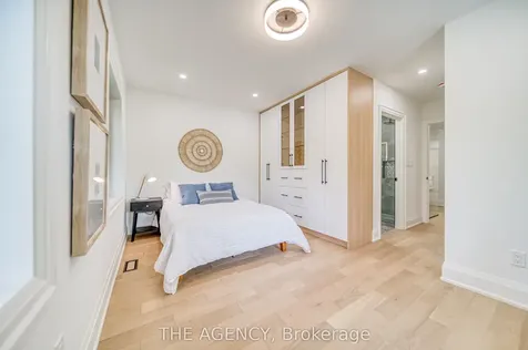 16 Duncannon Drive Toronto ON M5P 2M1