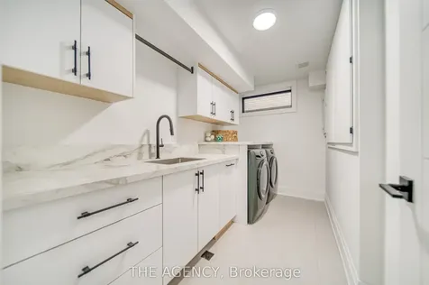 16 Duncannon Drive Toronto ON M5P 2M1