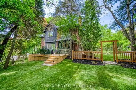16 Duncannon Drive Toronto ON M5P 2M1