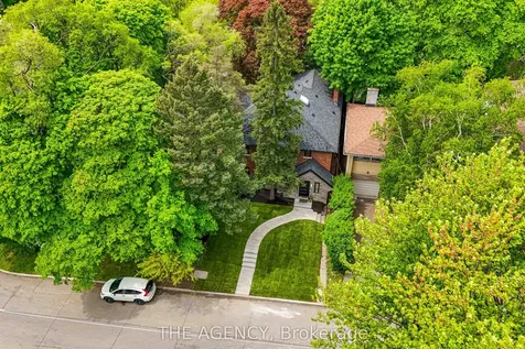 16 Duncannon Drive Toronto ON M5P 2M1