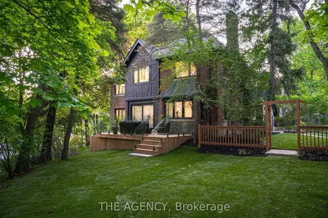 16 Duncannon Drive Toronto ON M5P 2M1