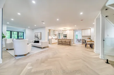 16 Duncannon Drive Toronto ON M5P 2M1