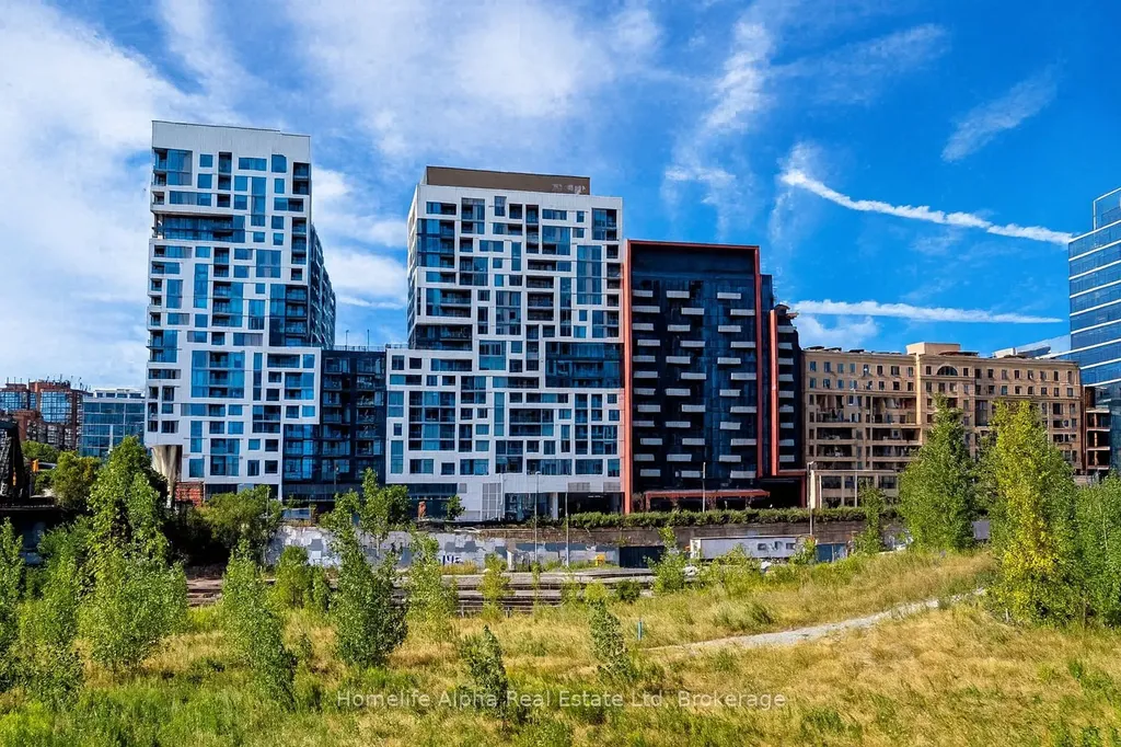 576 Front Street Toronto ON M5V 0P8