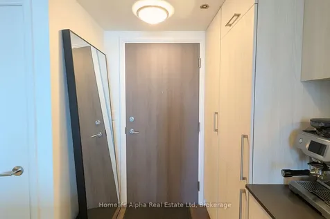576 Front Street Toronto ON M5V 0P8