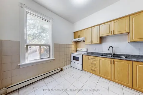 143 Seaton Street Toronto ON M5A 2T2