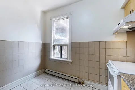 143 Seaton Street Toronto ON M5A 2T2