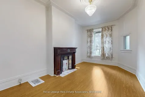 143 Seaton Street Toronto ON M5A 2T2