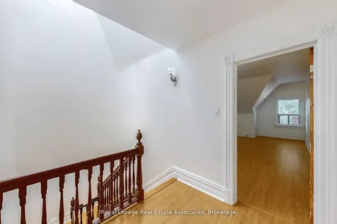 143 Seaton Street Toronto ON M5A 2T2