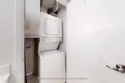 415 Jarvis Street Toronto ON M4Y 3C1
