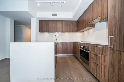 33 Frederick Todd Way Toronto ON M4G 0C9