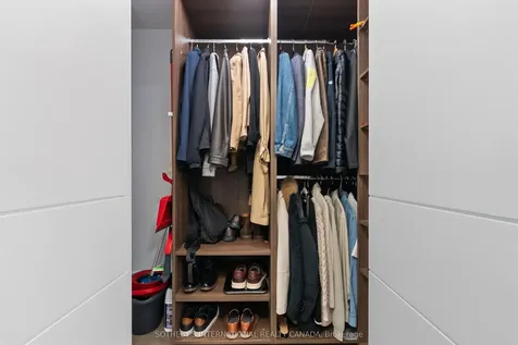 10 Yonge Street Toronto ON M5E 1R4