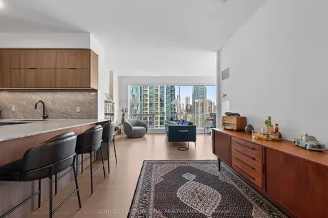 10 Yonge Street Toronto ON M5E 1R4