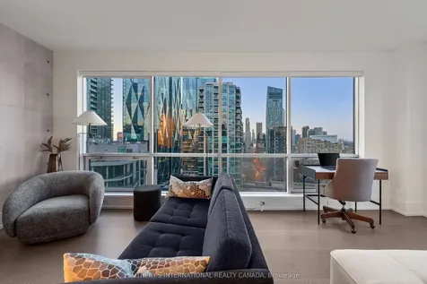10 Yonge Street Toronto ON M5E 1R4