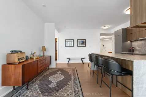10 Yonge Street Toronto ON M5E 1R4