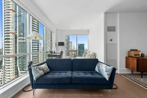 10 Yonge Street Toronto ON M5E 1R4