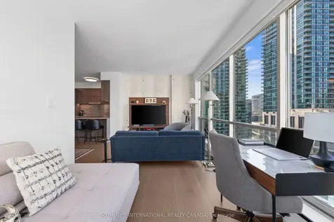 10 Yonge Street Toronto ON M5E 1R4