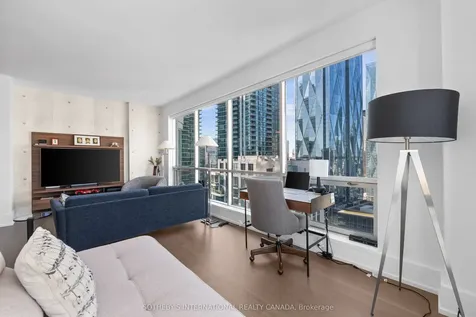10 Yonge Street Toronto ON M5E 1R4