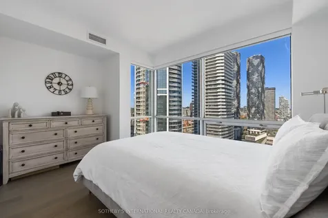 10 Yonge Street Toronto ON M5E 1R4