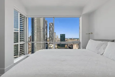 10 Yonge Street Toronto ON M5E 1R4
