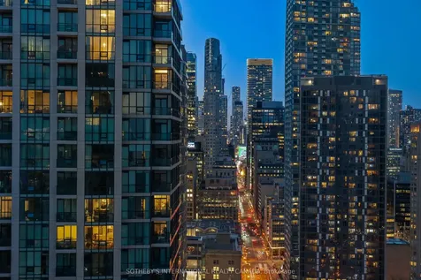 10 Yonge Street Toronto ON M5E 1R4