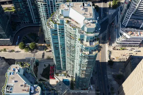 10 Yonge Street Toronto ON M5E 1R4