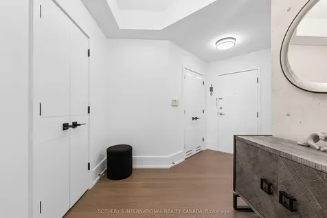 10 Yonge Street Toronto ON M5E 1R4