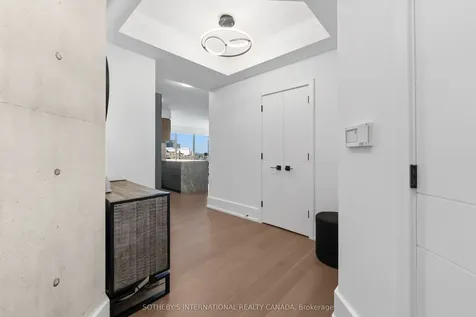 10 Yonge Street Toronto ON M5E 1R4