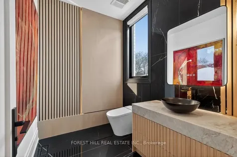188 Burbank Drive Toronto ON M2K 1P4