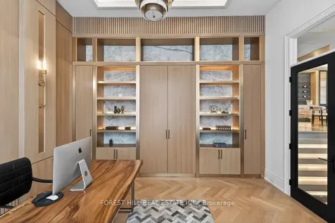 188 Burbank Drive Toronto ON M2K 1P4