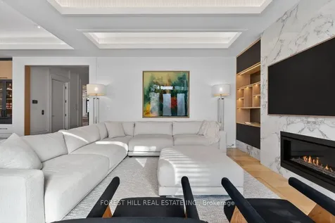 188 Burbank Drive Toronto ON M2K 1P4