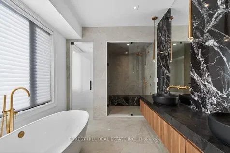 188 Burbank Drive Toronto ON M2K 1P4
