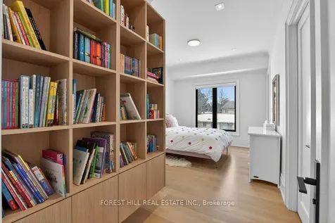 188 Burbank Drive Toronto ON M2K 1P4