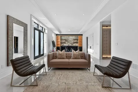 188 Burbank Drive Toronto ON M2K 1P4