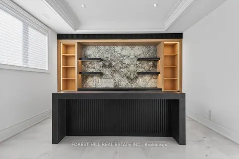 188 Burbank Drive Toronto ON M2K 1P4