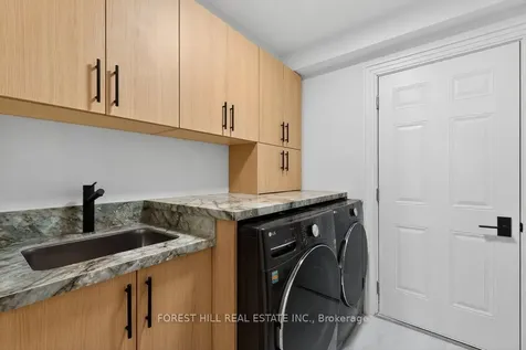 188 Burbank Drive Toronto ON M2K 1P4