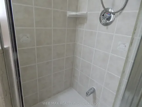 5 Northtown Way Toronto ON M2N 7A1