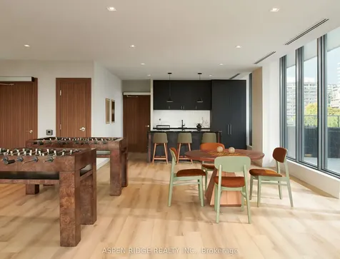 9 Tecumseth Street Toronto ON M5V 3G4