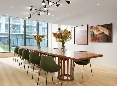 9 Tecumseth Street Toronto ON M5V 3G4
