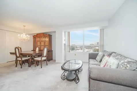 10 Muirhead Road Toronto ON M2J 4P9