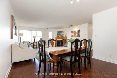 18 Concorde Place Toronto ON M3C 3T9