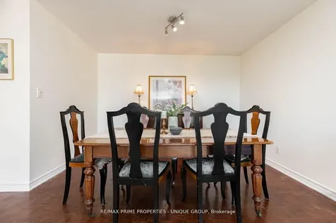 18 Concorde Place Toronto ON M3C 3T9