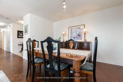 18 Concorde Place Toronto ON M3C 3T9