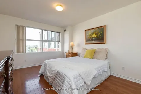 18 Concorde Place Toronto ON M3C 3T9